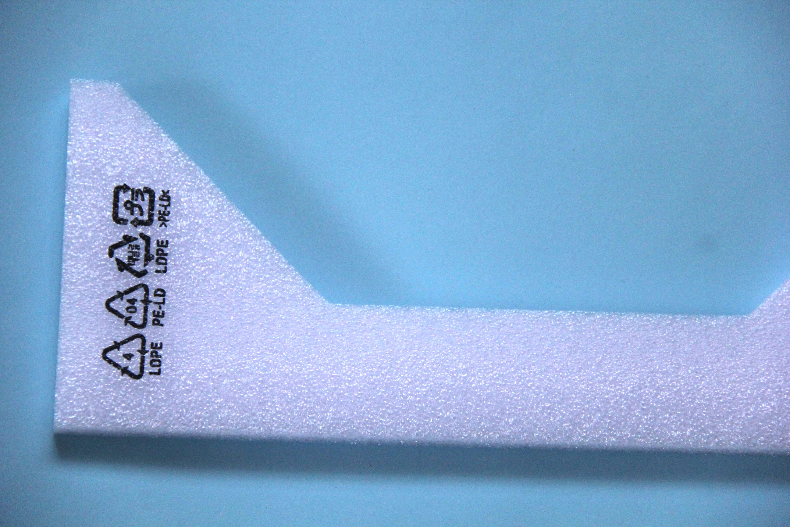 為什么越來越多的企業(yè)開始使用珍珠棉內(nèi)襯？